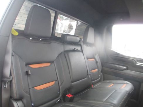 Used 2024 GMC Sierra 1500 AT4 w/ Technology Package AWD/4WD image 26