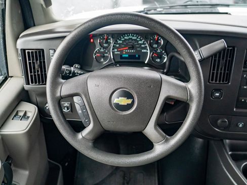 Used 2017 Chevrolet Express 3500 LT w/ LT Preferred Equipment Group RWD image 18