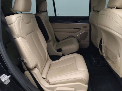 Used 2021 Jeep Grand Cherokee L Limited w/ Luxury Tech Group II AWD/4WD image 19