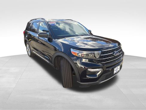 Used 2020 Ford Explorer XLT w/ Equipment Group 202A image 8