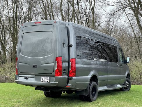Used 2020 Mercedes-Benz Sprinter 2500 image 3