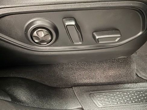 Used 2022 Jeep Grand Cherokee Limited image 36