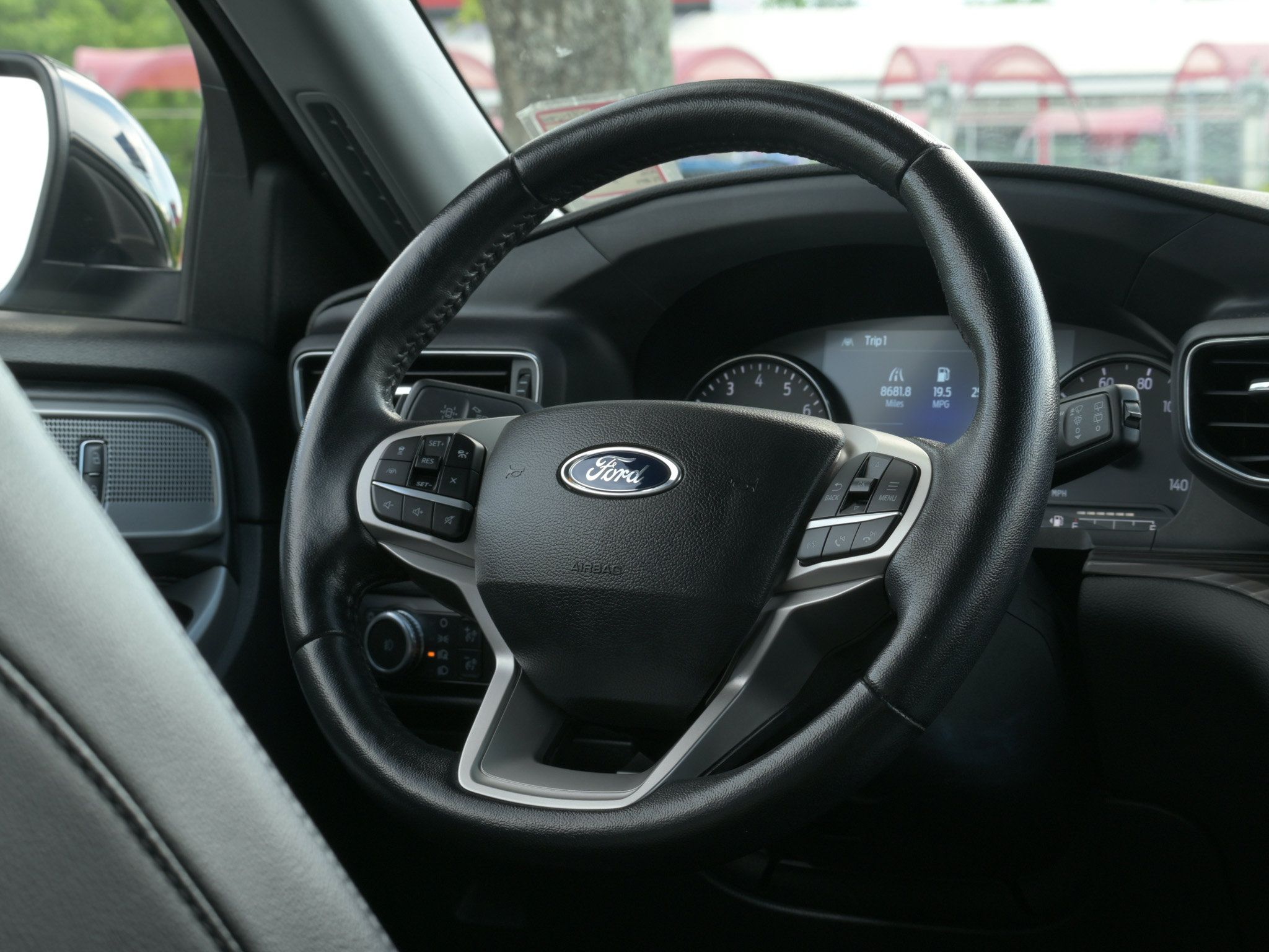 Used 2022 Ford Explorer Limited AWD/4WD image 22