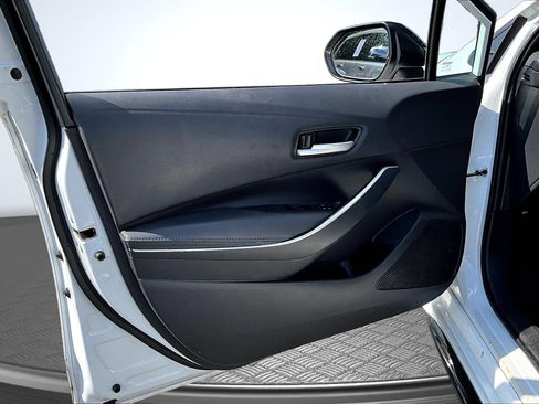 Used 2022 Toyota Corolla SE FWD image 16