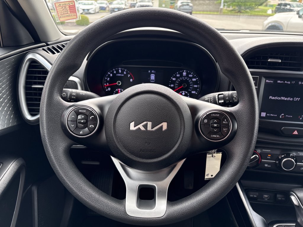 Used 2022 Kia Soul LX w/ Technology Package FWD image 14