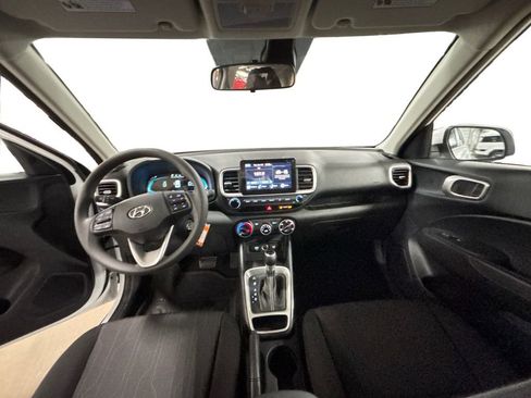 New 2026 Hyundai Venue SE image 9