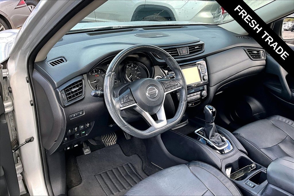 Used 2017 Nissan Rogue SL w/ SL Premium Package FWD image 11