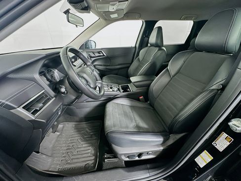 Used 2024 Mitsubishi Outlander SE FWD image 13