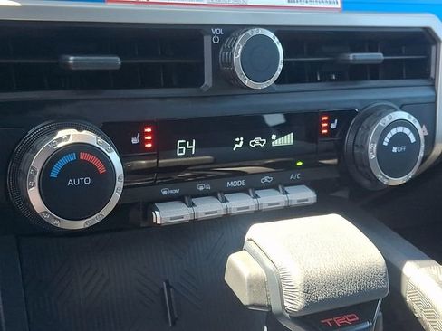 Used 2025 Toyota Tacoma TRD Sport AWD/4WD image 14