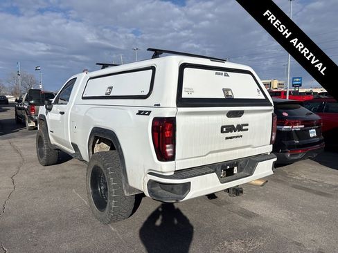 Used 2022 GMC Sierra 2500 Pro w/ Convenience Package image 3
