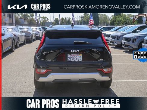 Certified 2025 Kia Niro EX image 8