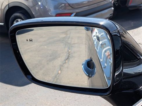 Used 2024 Buick Enclave Essence w/ Experience Buick Package image 25