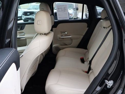 Used 2023 Mercedes-Benz GLA 250 4MATIC image 13