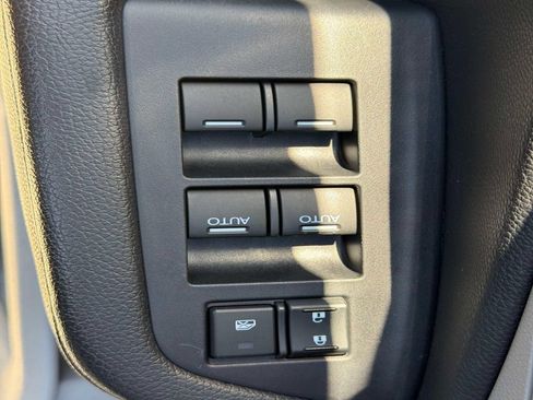 Used 2016 Honda Pilot Touring image 21