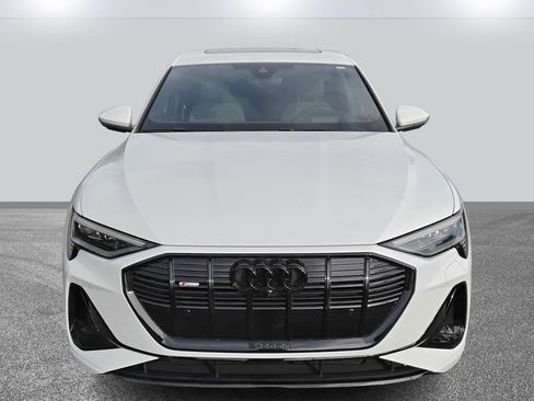 Used 2023 Audi e-tron Prestige w/ Prestige Package image 2