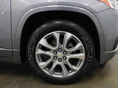 Used 2021 Chevrolet Traverse Premier w/ LPO, Cargo Package image 5