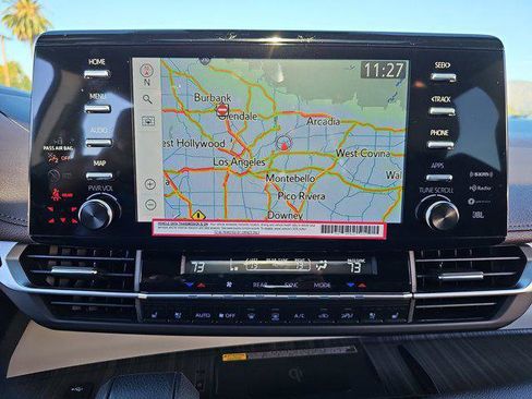 Used 2024 Toyota Sienna Platinum image 23