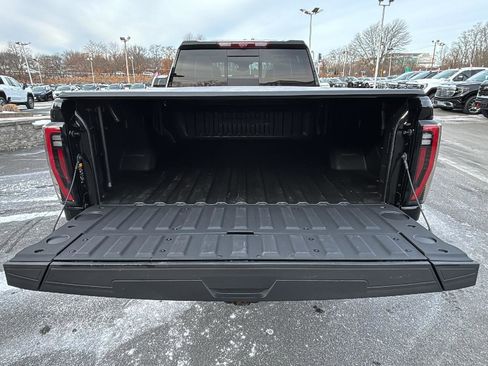 Certified 2024 GMC Sierra 2500 AT4X w/ AT4X AEV Edition image 33