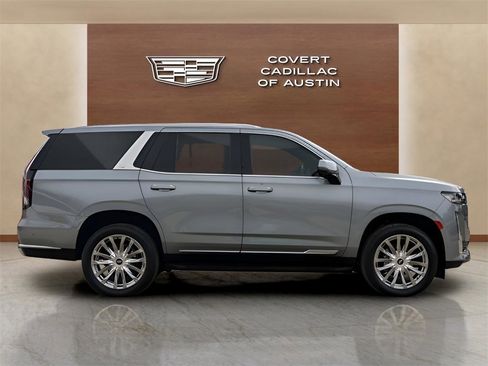 Used 2023 Cadillac Escalade Premium Luxury image 5