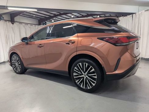 Used 2023 Lexus RX 350 Premium Plus w/ Cold Area Package FWD image 4