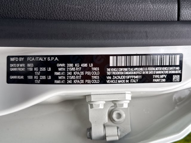 Used 2023 Jeep Renegade Latitude AWD/4WD image 28