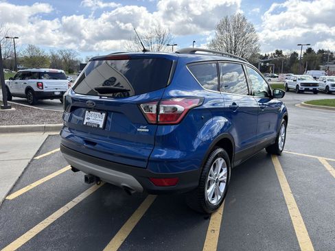 Used 2018 Ford Escape SE image 6