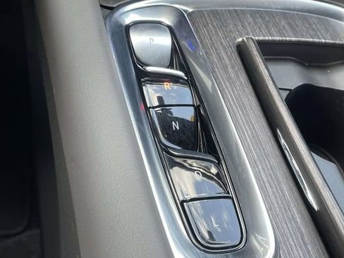 Certified 2024 Buick Enclave Avenir FWD image 29