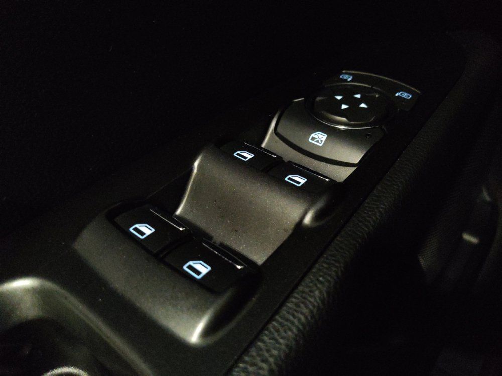 Used 2018 Ford Fusion SE w/ Fusion SE Technology Package FWD image 27
