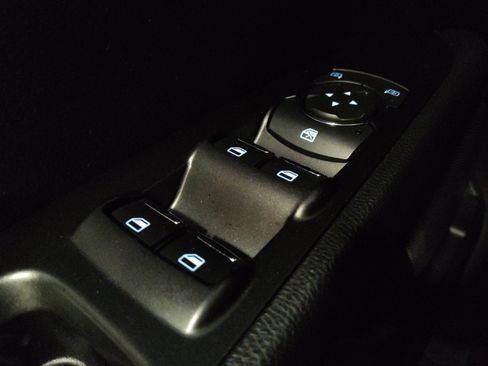 Used 2018 Ford Fusion SE w/ Fusion SE Technology Package FWD image 27