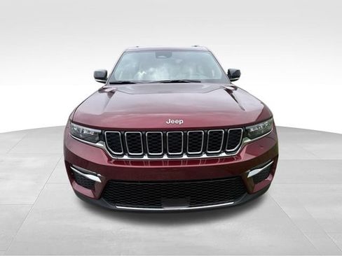 Used 2025 Jeep Grand Cherokee Limited AWD/4WD image 9