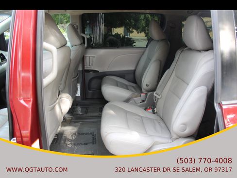 Used 2016 Toyota Sienna Limited image 15