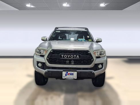 Used 2017 Toyota Tacoma TRD Off-Road image 4