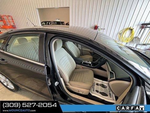 Used 2017 Ford Fusion SE FWD image 5
