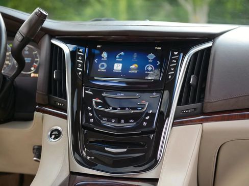 Used 2015 Cadillac Escalade Premium AWD/4WD image 84