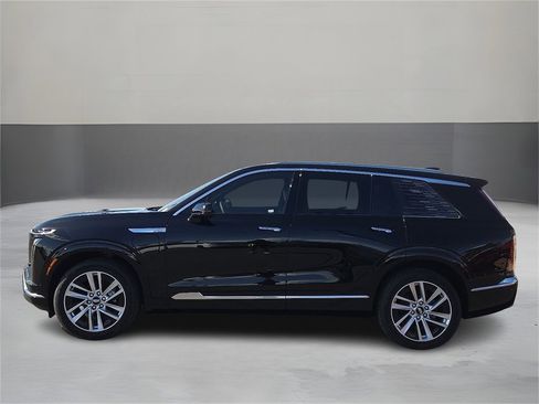 New 2026 Cadillac Vistiq Luxury w/ LPO, Floor Liner Package image 2