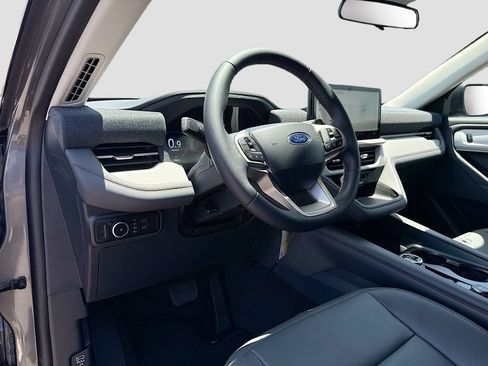 New 2026 Ford Explorer Active w/ Active Comfort Package RWD image 9