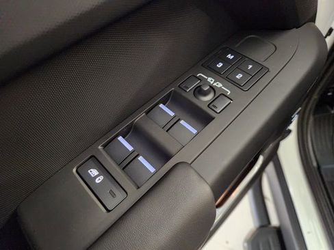 New 2026 Land Rover Defender 110 S image 22