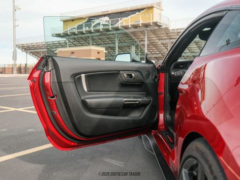 Used 2020 Ford Mustang Shelby GT500 w/ Carbon Fiber Track Pack image 20