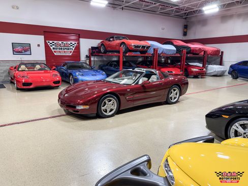 Used 2003 Chevrolet Corvette Coupe w/ Preferred Equipment Group RWD image 31