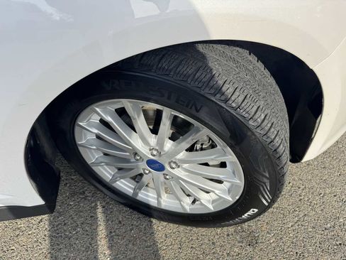 Used 2013 Ford C-MAX Energi SEL image 38