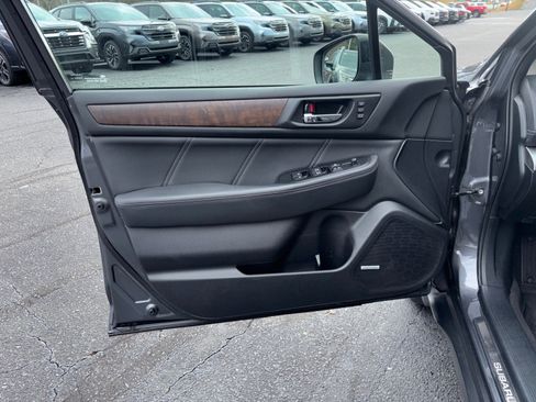Used 2018 Subaru Outback 2.5i Limited image 10