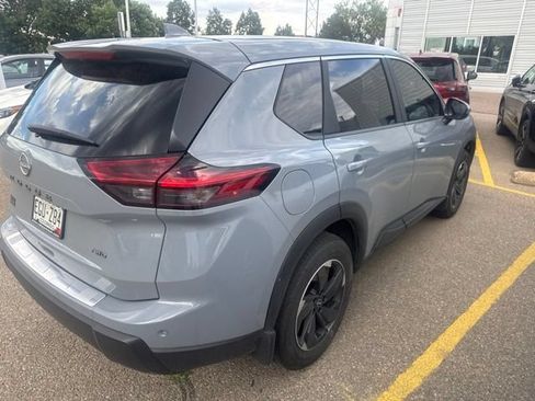 Used 2026 Nissan Rogue SV AWD/4WD image 3