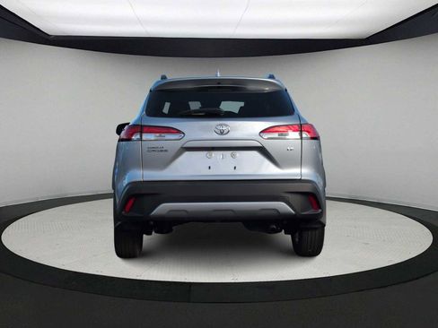 Used 2024 Toyota Corolla Cross LE image 7