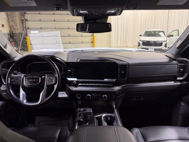 Used 2023 GMC Sierra 1500 SLT w/ SLT Convenience Package AWD/4WD image 4