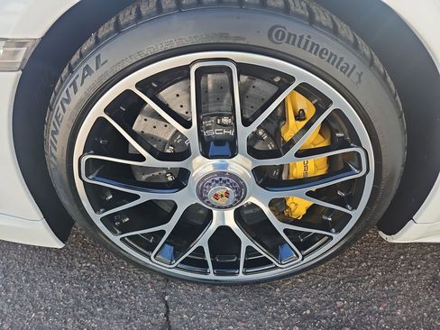 Used 2015 Porsche 911 Turbo S image 27