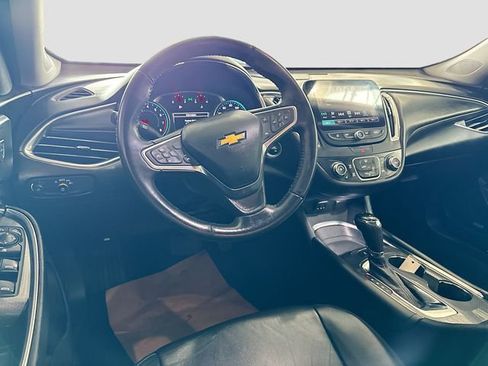 Used 2018 Chevrolet Malibu LT w/ Leather Package image 24