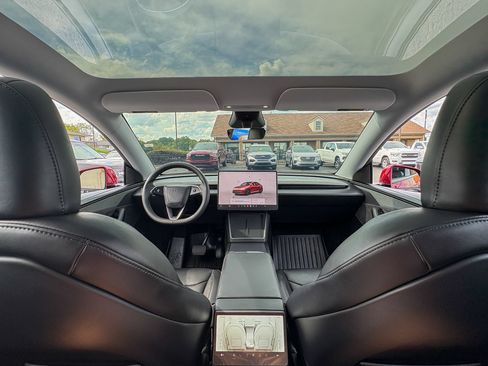 Used 2026 Tesla Model Y Long Range AWD/4WD image 2