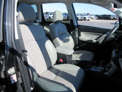 Used 2017 Subaru Forester 2.5i Limited AWD/4WD image 23