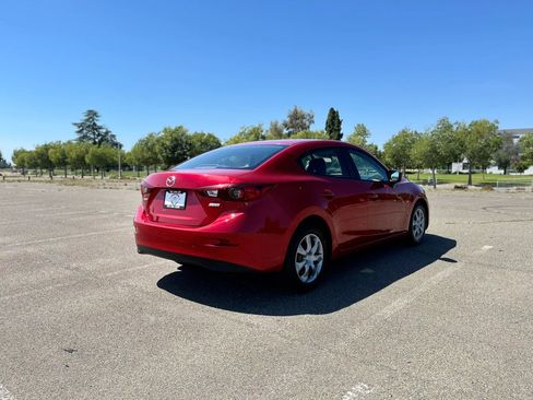 Used 2017 MAZDA MAZDA3 Sport FWD image 5