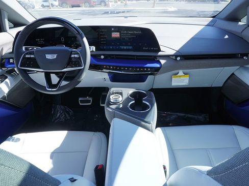 New 2026 Cadillac Optiq Luxury 1 image 11